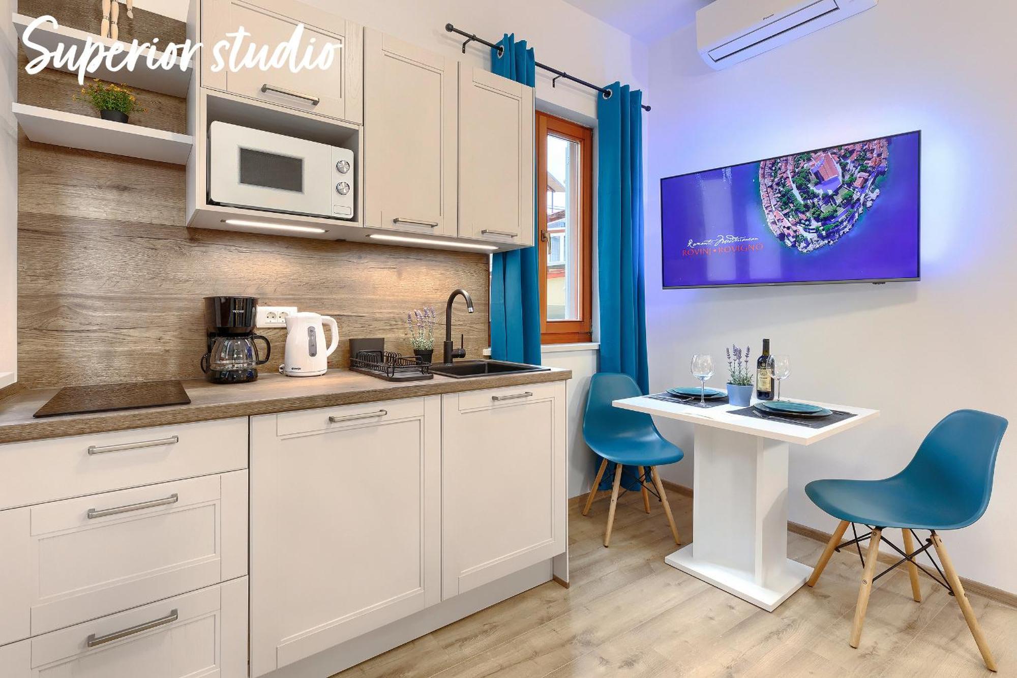 Studios Notte Sul Porto Rovinj Exterior photo