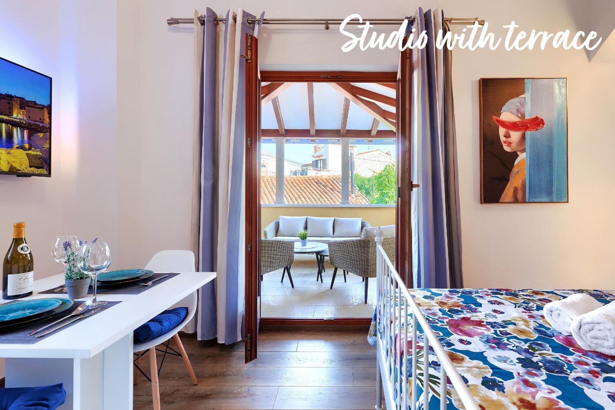 Studios Notte Sul Porto Rovinj Exterior photo